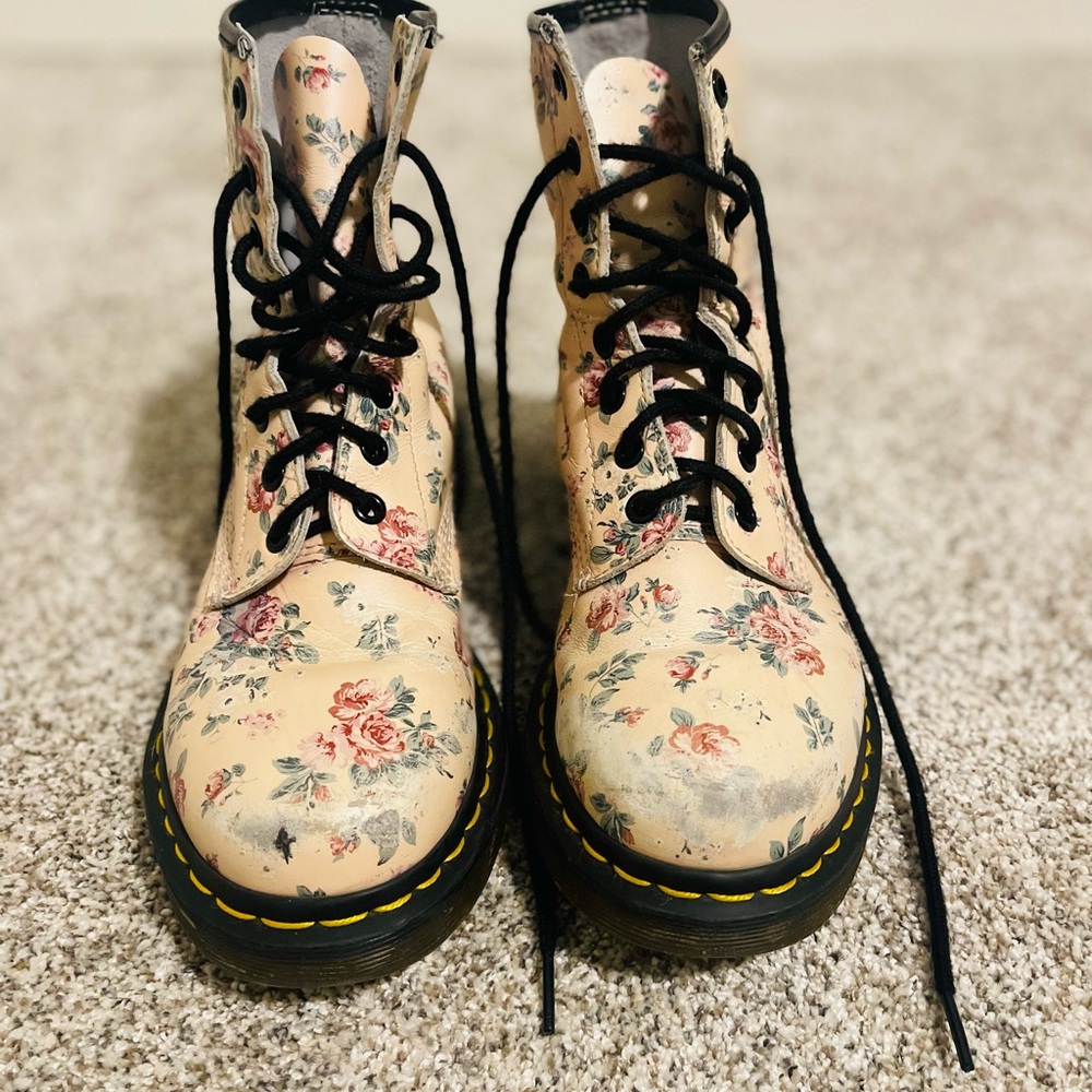 Dr. Martens Floral Combat Boots - Cream and Black